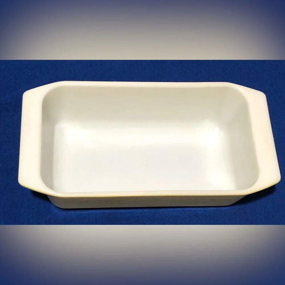 Pyrex Yellow Baking Dish - Picture 4 of 7